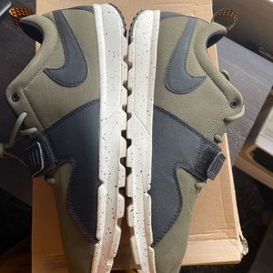 Nike ACG Trainerendor Olive Green Size 9.5